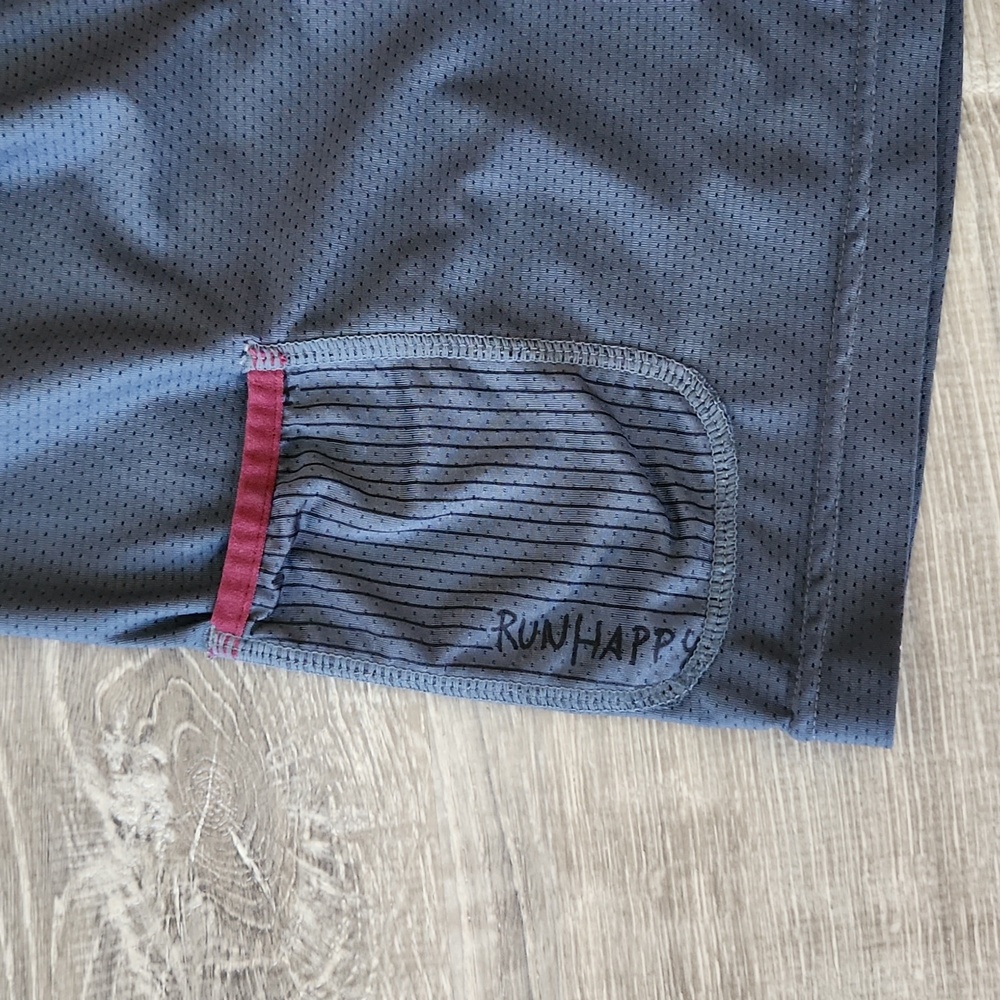 Brooks Running Shorts Run Happy Size M - Picture 8 of 9